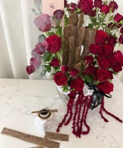 Alternative view of Flowers & Oud Vase